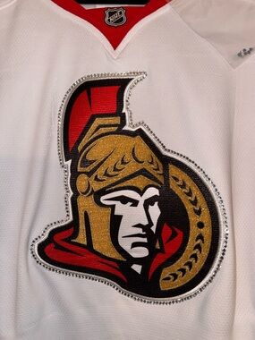 Ottawa Senators Rhinestone Emebellished Crest/Patch Ladies Jersey. NWT Medium